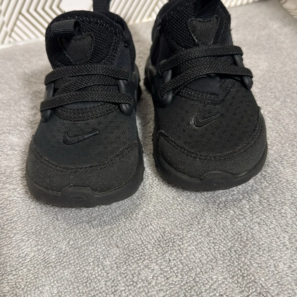 Nike Presto sneakers toddler size 5 Black‎ Sneaker shoe Durable  slip on
